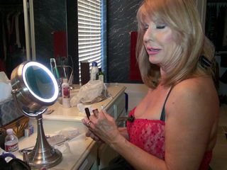 Perfect mature is ready for her naughty cam show